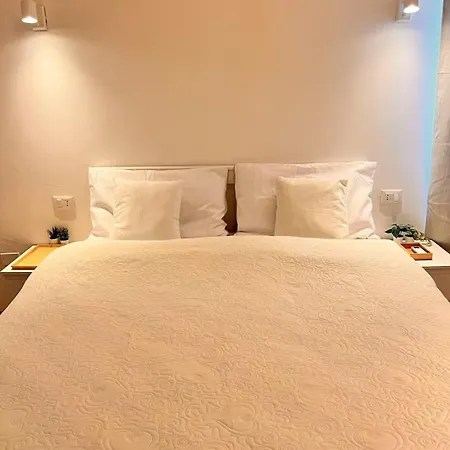 With A Bathroom, 5-6 Min From Train Station